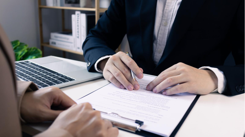 HR leadership influencing executive decision making in the C-suite